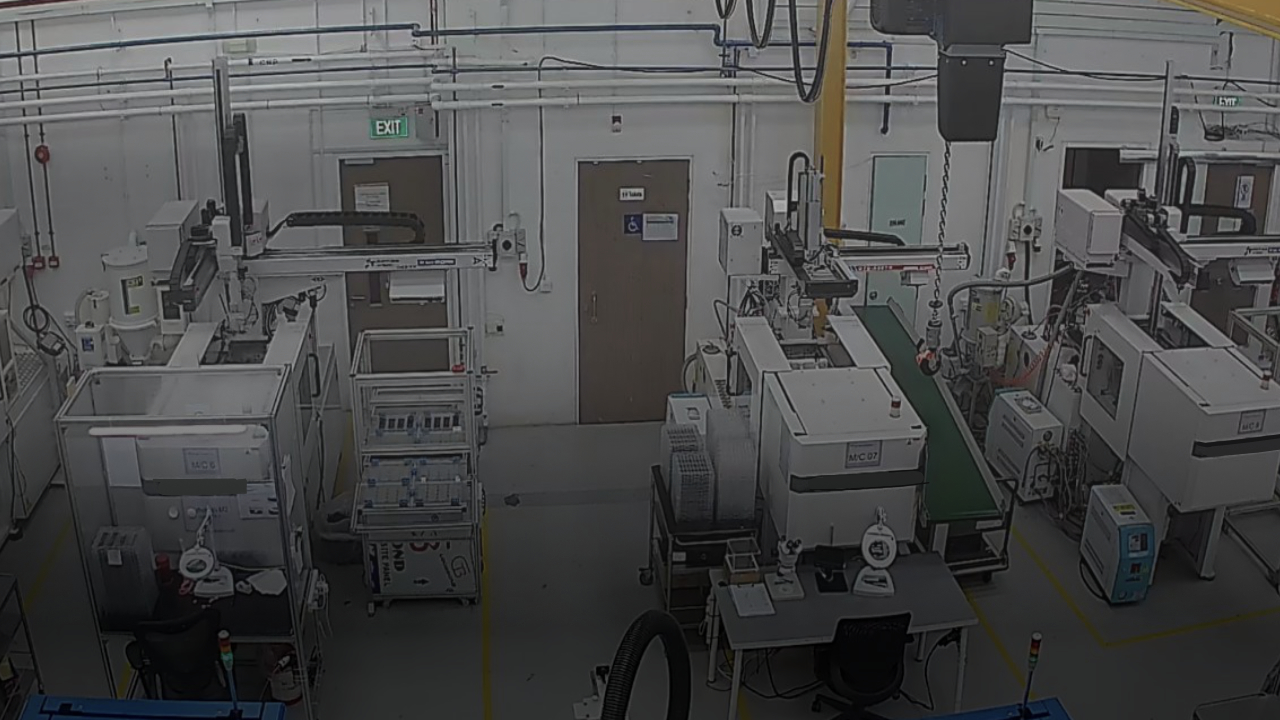 Plastic Lenses <br> Manufacturing